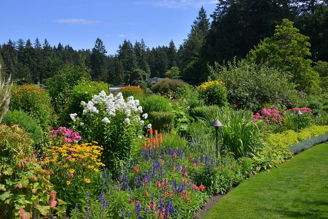 Victoria & Butchart Gardens Tour with Gulf Islands Cruise Ferry - What the guides add to the day