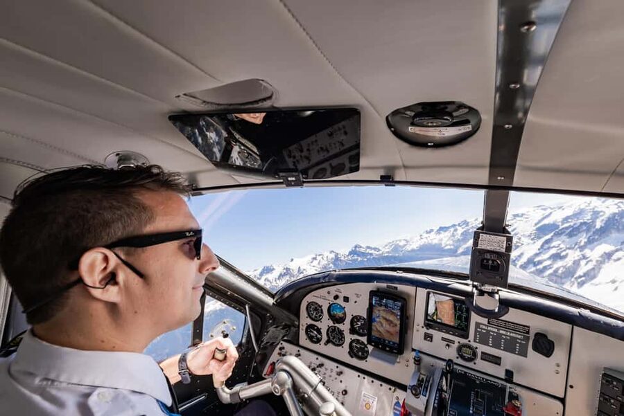 Whistler: Mountains and Glaciers Tour by Seaplane - The first views: Whistler Village and the Coast Mountains