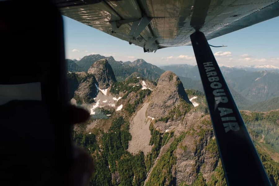 Whistler: Mountains and Glaciers Tour by Seaplane - Glaciers, alpine lakes, and meadows from a small plane