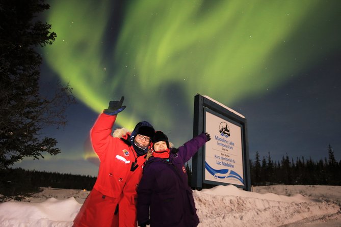 Yellowknife Tours - Aurora by bus - Warm drinks, snacks, and the value of the bus