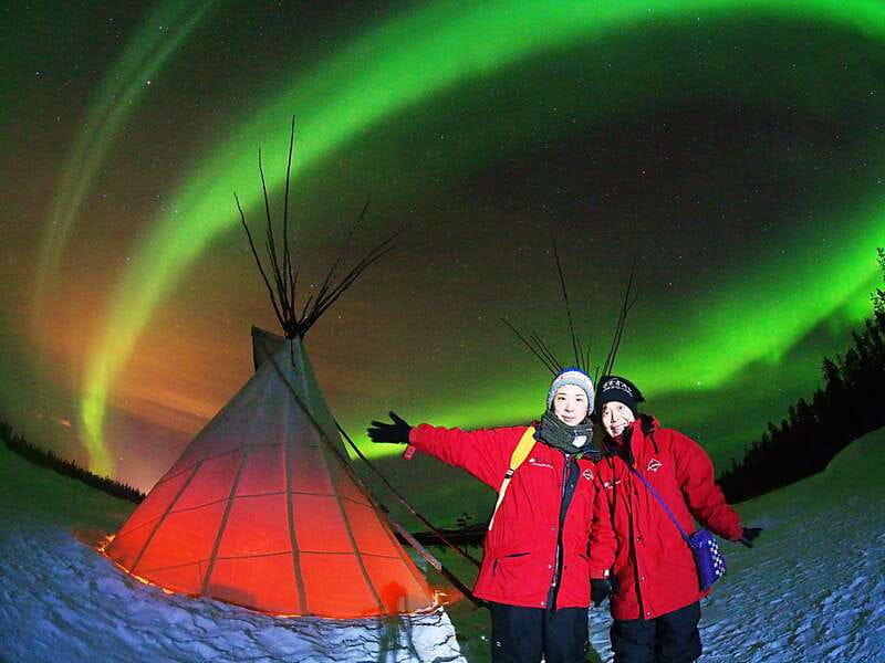 Yukon: Aurora Borealis Late Night Viewing Tour - Leaving Whitehorse from the Sternwheeler Hotel